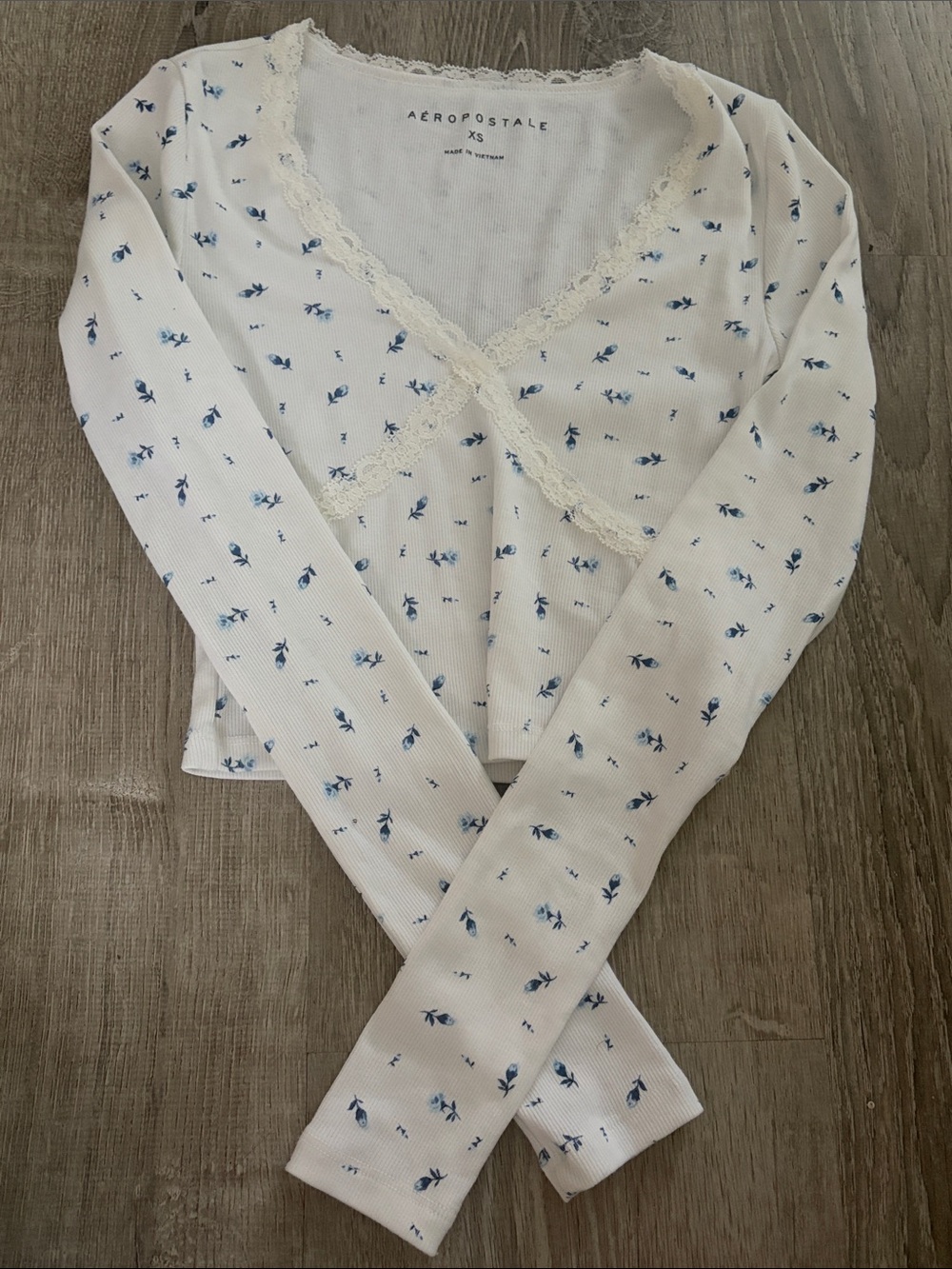 Aeropostale White Floral Lace Trim Wrap Long Sleeve Top